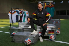 Jurgen Klopp dọa từ chức ngay buổi đầu ra mắt ĐT Đức